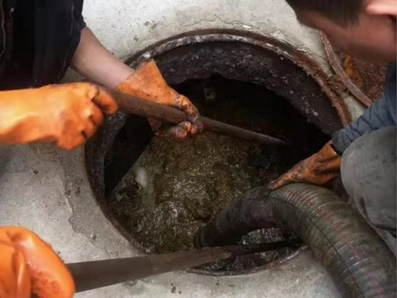 曲阳清理化粪池时如何避免沼气的危害？